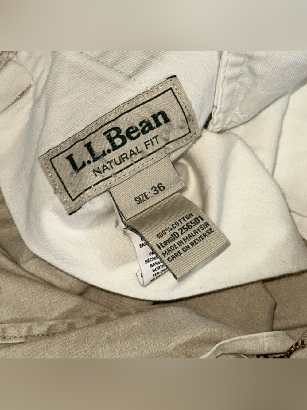 Men’s L.L. Bean Natural Fit Cargo Shorts - Picture 5 of 7